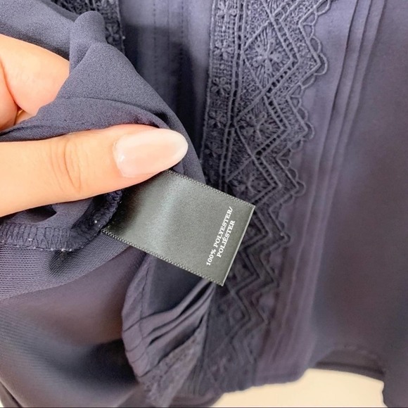 Ann taylor navy blue long sleeve blouse with lace details size XS - Picture 3 of 9